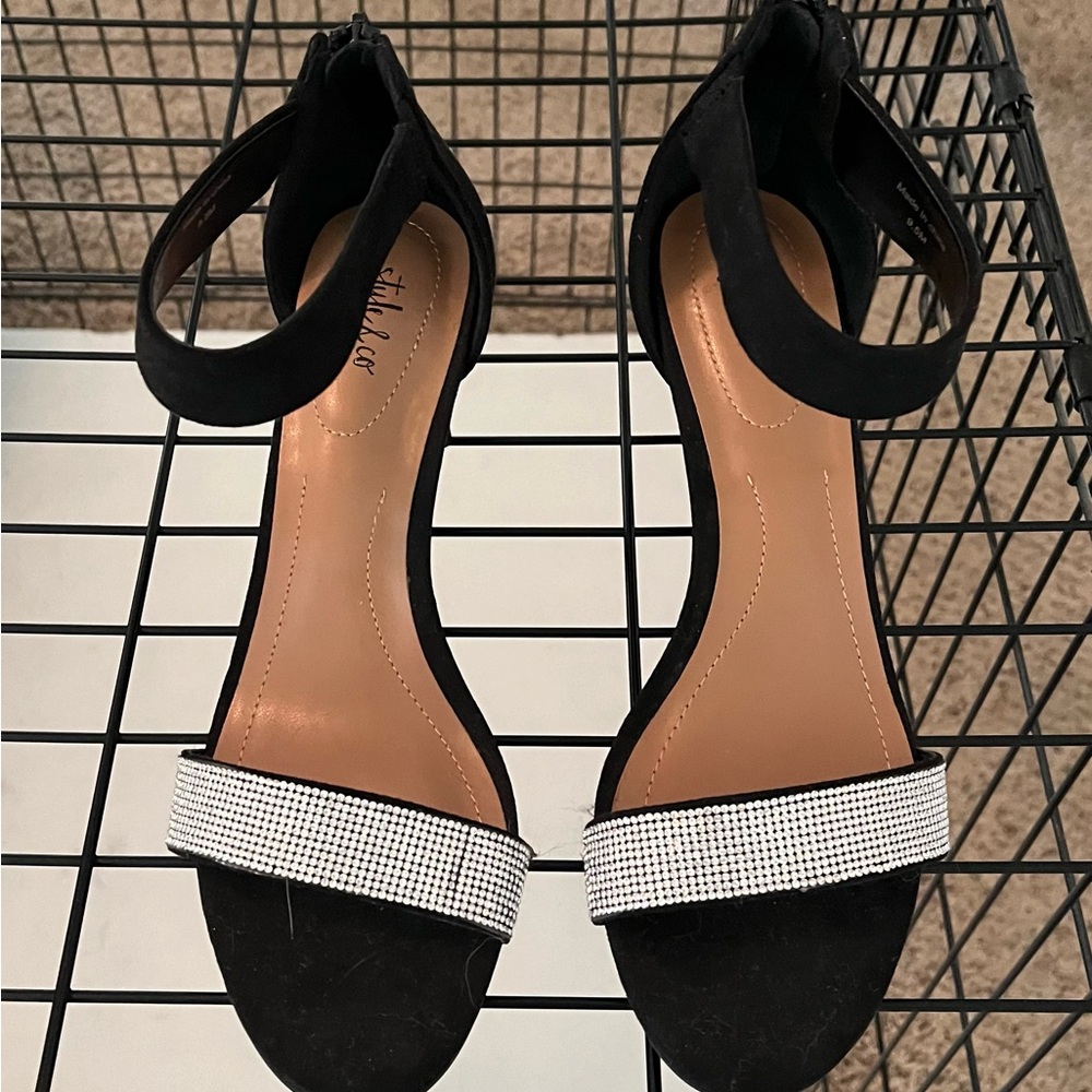 Style and Company black dress sandals with diamond accents